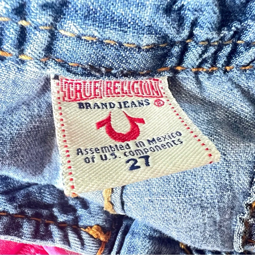 True Religion cargo crop big T size 27 shorts long